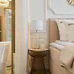 Jacuzzi Mirror Granaria By Downtown 아파트호텔 그단스크