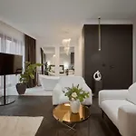 아파트호텔 Jacuzzi Mirror Granaria By Downtown 3*
