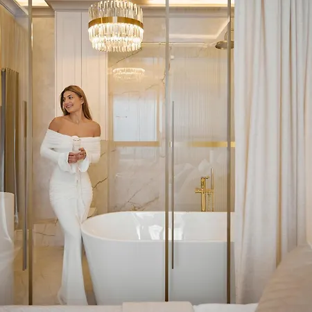 Jacuzzi Mirror Granaria By Downtown Apartahotel