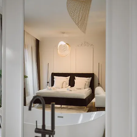 Jacuzzi Mirror Granaria By Downtown