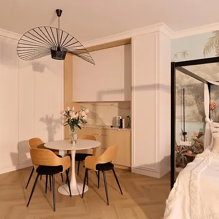 Aparthotel Jacuzzi Mirror Granaria By Downtown