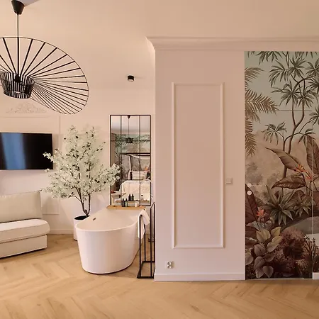 Jacuzzi Mirror Granaria By Downtown 4* Gdaňsk