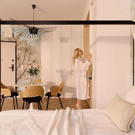 Jacuzzi Mirror Granaria By Downtown