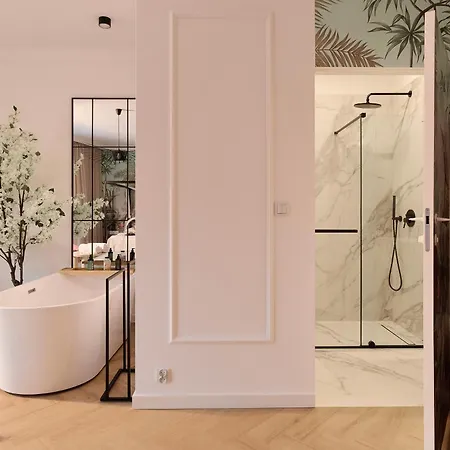 Appart hôtel Jacuzzi Mirror Granaria By Downtown 3*