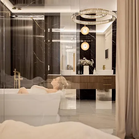 Aparthotel Jacuzzi Mirror Granaria By Downtown Danzica