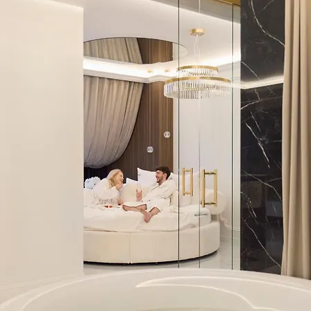 Aparthotel Jacuzzi Mirror Granaria By Downtown