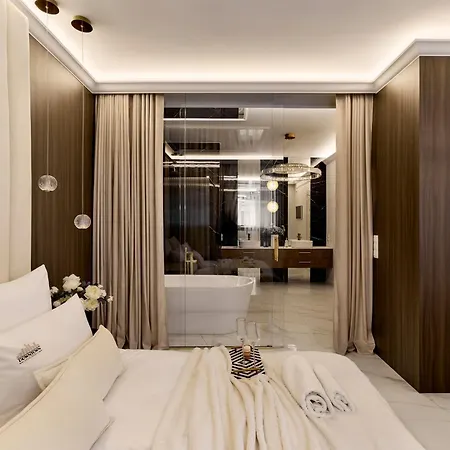 Jacuzzi Mirror Granaria By Downtown Danzica