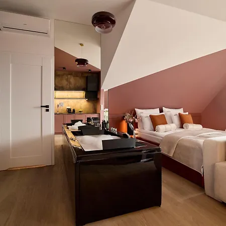 Jacuzzi Mirror Granaria By Downtown Gdańsk