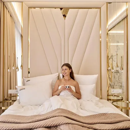 Apartahotel Jacuzzi Mirror Granaria By Downtown 3*