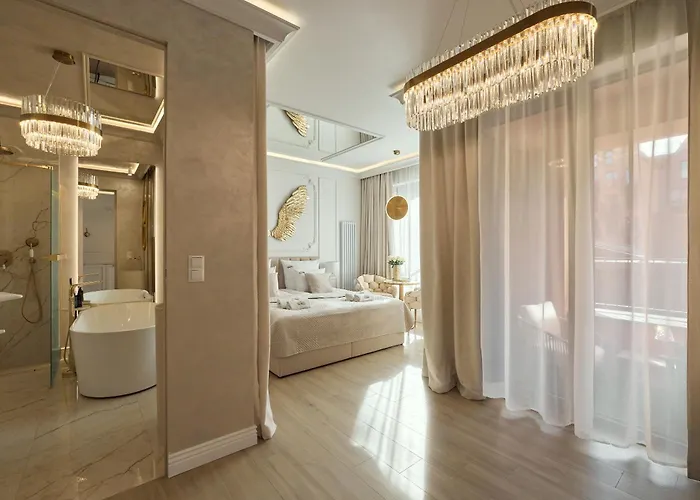 Jacuzzi Mirror Granaria By Downtown 4* Gdańsk