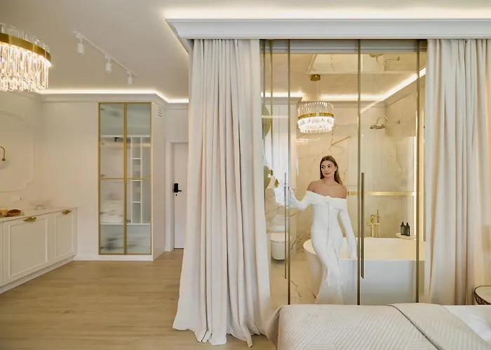 Jacuzzi Mirror Granaria By Downtown