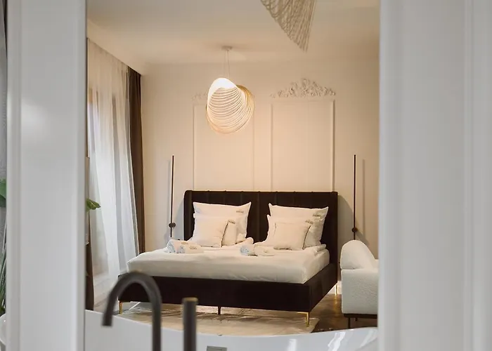 Jacuzzi Mirror Granaria By Downtown