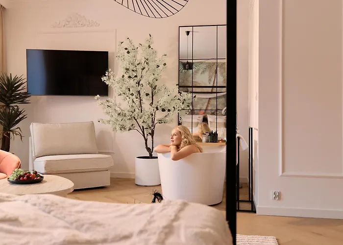 Jacuzzi Mirror Granaria By Downtown Apart-hotel