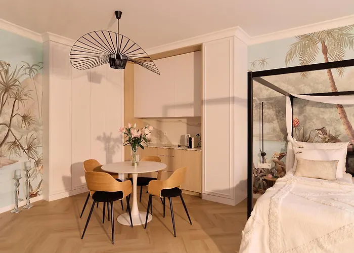 Apart-hotel Jacuzzi Mirror Granaria By Downtown