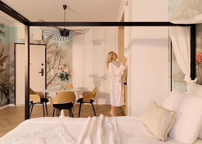 Jacuzzi Mirror Granaria By Downtown